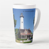 Tasse latte du phare de St. Simons (Angle droit)