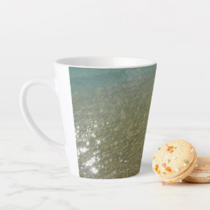 Tasse Latte Eau sur la plage I Photographie de nature abstrait
