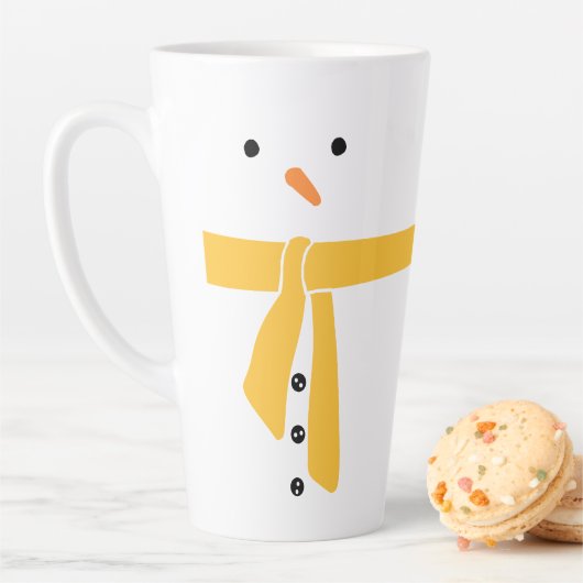 Tasse Latte Écharpe jaune minimaliste des neiges (En situation)