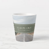 Tasse Latte Eclectique Chick Find Me on YouTube & Facebook Log (Devant)