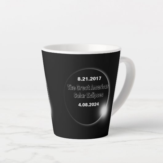 Tasse Latte Éclipse solaire double date 2024 et 2017 (Angle droit)