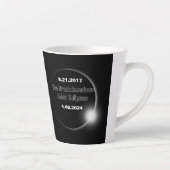 Tasse Latte Éclipse solaire double date 2024 et 2017 (Droite)