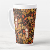 Tasse Latte Écureuils automnaux et flore sur brun foncé (Angle gauche)