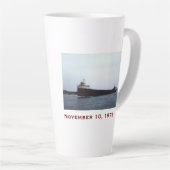 Tasse Latte Edmund Fitzgerald avec des noms d'équipage (Angle droit)