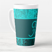 Tasse Latte Elégant Aqua Turquoise bold Script Monogramme (Angle gauche)
