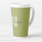 Tasse Latte Élégant monogramme initial et calligraphie Olive (Angle droit)