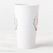 Tasse Latte Élégante couronne florale avec monogramme rose et (Devant)
