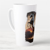 Tasse Latte Élevage du Cheval de Peinture américain au coucher (Angle gauche)