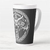 Tasse Latte Emblème Dragon Celtique par BurnsInHell (Angle droit)