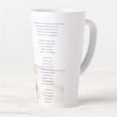 Tasse Latte empreintes dans le sable (Angle droit)