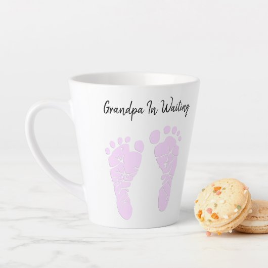 Tasse Latte Empreintes Pink Baby Grandfather Faire-part (En situation)