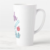 Tasse Latte Enseigner. Amour. Inspire. Le coeur de chaque clas (Droite)