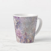 Tasse Latte Éperche florale violette en or glam (Angle droit)