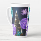 Tasse Latte Exploration urbaine Sites célèbres Dubaï Émirats a (Angle gauche)