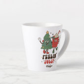 Tasse Latte Feelin' Jolly Fêtes de Noël Funny Retro Nom (Angle droit)
