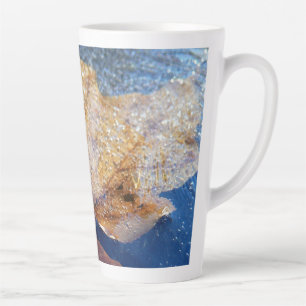 Tasse Latte Feuille d'érable jaune congelée Automne Nature