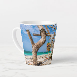 Tasse Latte Filets de pêche séchant sur la plage