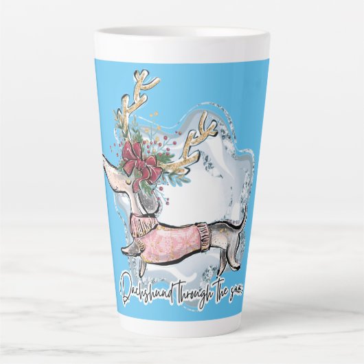 Tasse Latte Fille teckel à travers la neige (Devant)