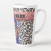 Tasse Latte Filles de Glam personnalisées Sassy Cheetah Print (Droite)