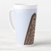 Tasse Latte Flatiron Building New York City (Angle gauche)