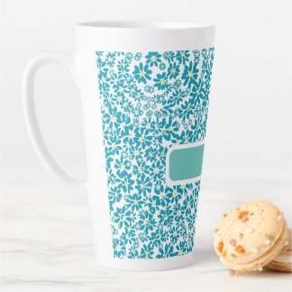 Tasse Latte Fleur de marguerite initiale personnalisée moderne