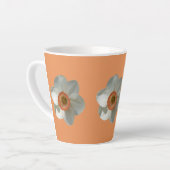 Tasse Latte Fleur de printemps de jonquille rose (Angle gauche)