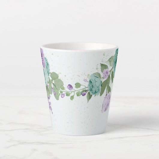 Tasse Latte fleurs bleues violettes romantiques verdure (Devant)