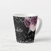 Tasse Latte Fleurs bordeaux noires élégant nom monogramme (Angle droit)