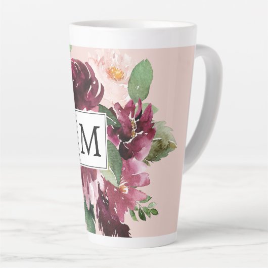 Tasse Latte Fleurs d'aquarelle modernes Monogrammes (Angle droit)