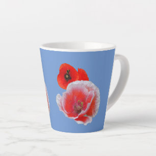 Tasse Latte Fleurs de pavot Fermer la poussière. Musique en la