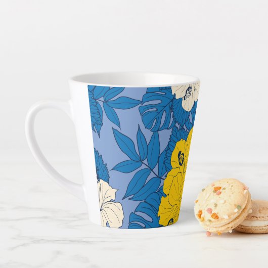 Tasse Latte Fleurs et feuilles d'Hibiscus (En situation)