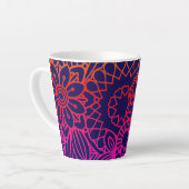 Tasse Latte Fleurs orange violet et fond bleu marine (Angle gauche)