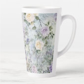 Tasse Latte Fleurs violettes de crème romantique (Droite)