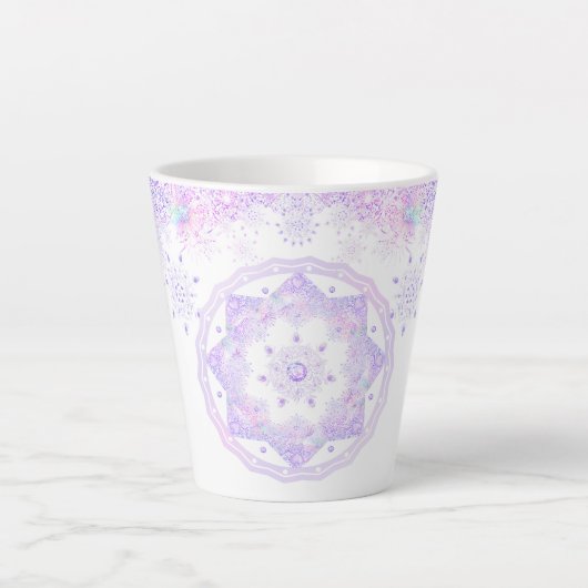 Tasse Latte flocon de neige violet clair et coeur étincelant (Devant)