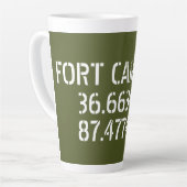 Tasse Latte Fort Campbell Latitude Longitude (Angle gauche)