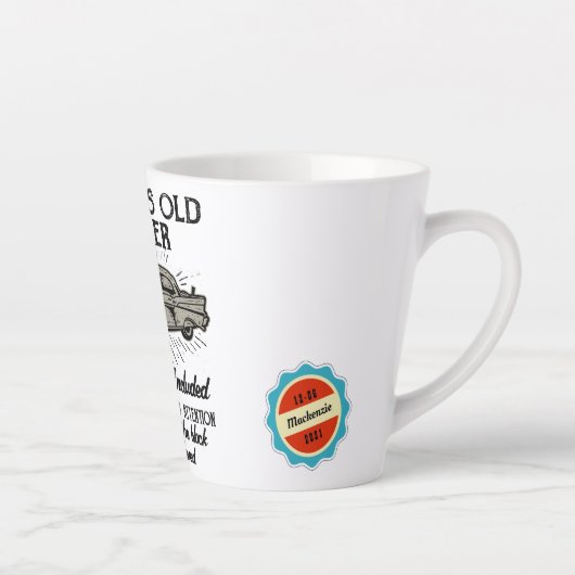 Tasse Latte Funny 80th Birthday Retro Car Banger Date d'ajout (Droite)
