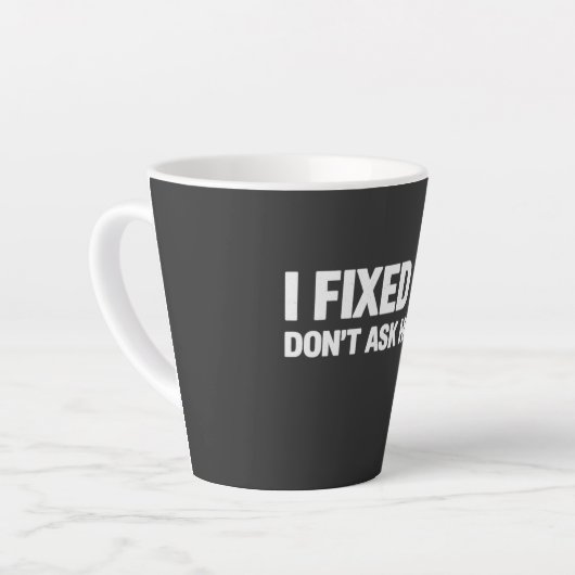 Tasse Latte Funny Programmer Debugging Humor (Angle gauche)