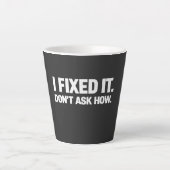 Tasse Latte Funny Programmer Debugging Humor (Devant)