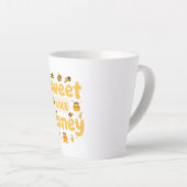 Tasse Latte Funny "Sweet Like Honey" Bumblebee (Angle droit)