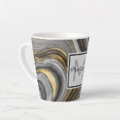 Tasse Latte Géode moderne Gold & Grey Agate Monogramme (Angle gauche)