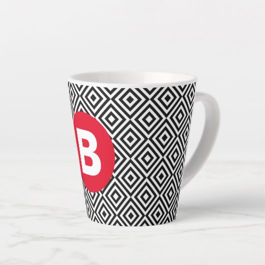 Tasse Latte Geometric Black and White Pattern Red Monogram (Angle droit)