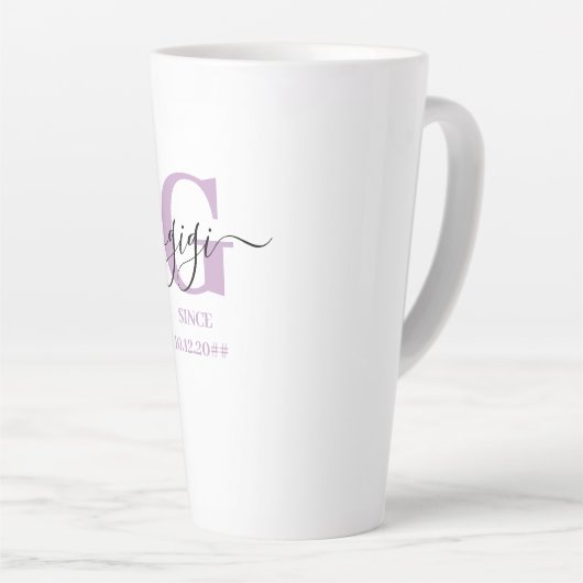Tasse Latte Gigi Elegant Script Monogram Lilac Blanc (Angle droit)