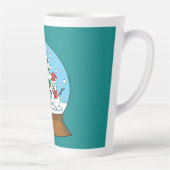 Tasse Latte Globe de neige avec le cardinal Snowman et Pine Tr (Droite)