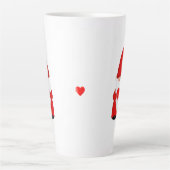 Tasse Latte Gnome mignonne habillé en rouge avec coeur (Devant)