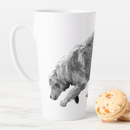 Tasse Latte Golden Glide dans les tons doux d'hiver (En situation)