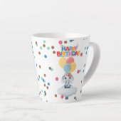 Tasse Latte gosse d'anniversaire heureux (Angle droit)
