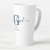 Tasse Latte Grand-père Élégant Script Monogramme Bleu (Angle droit)