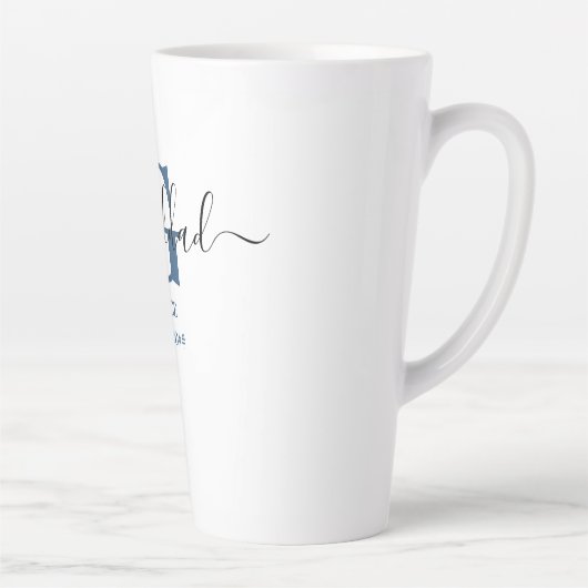 Tasse Latte Grand-père Élégant Script Monogramme Bleu (Droite)