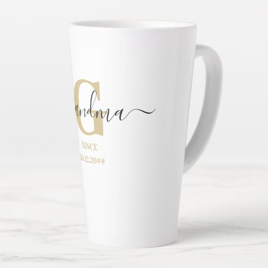 Tasse Latte Grandma Elegant Script Monogramme Or Ochre (Angle droit)