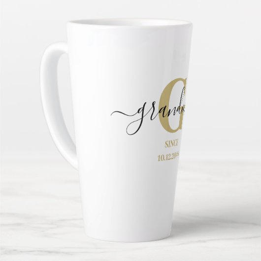 Tasse Latte Grandma Elegant Script Monogramme Or Ochre (Angle gauche)
